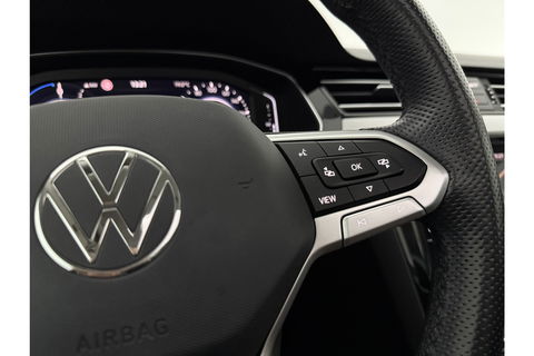 Volkswagen Passat 1.4 TSI 218PK GTE | Panoramadak | Virtual Cockpit | LED | Camera | Trekhaak | Navigatie | Adaptive Cruise