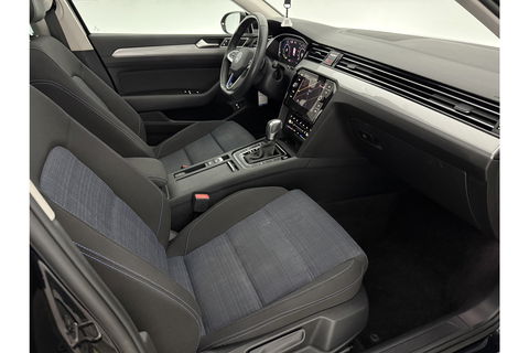 Volkswagen Passat 1.4 TSI 218PK GTE | Panoramadak | Virtual Cockpit | LED | Camera | Trekhaak | Navigatie | Adaptive Cruise