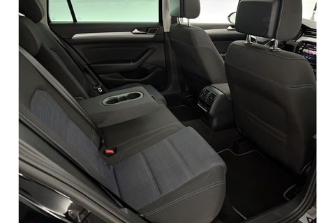 Volkswagen Passat 1.4 TSI 218PK GTE | Panoramadak | Virtual Cockpit | LED | Camera | Trekhaak | Navigatie | Adaptive Cruise
