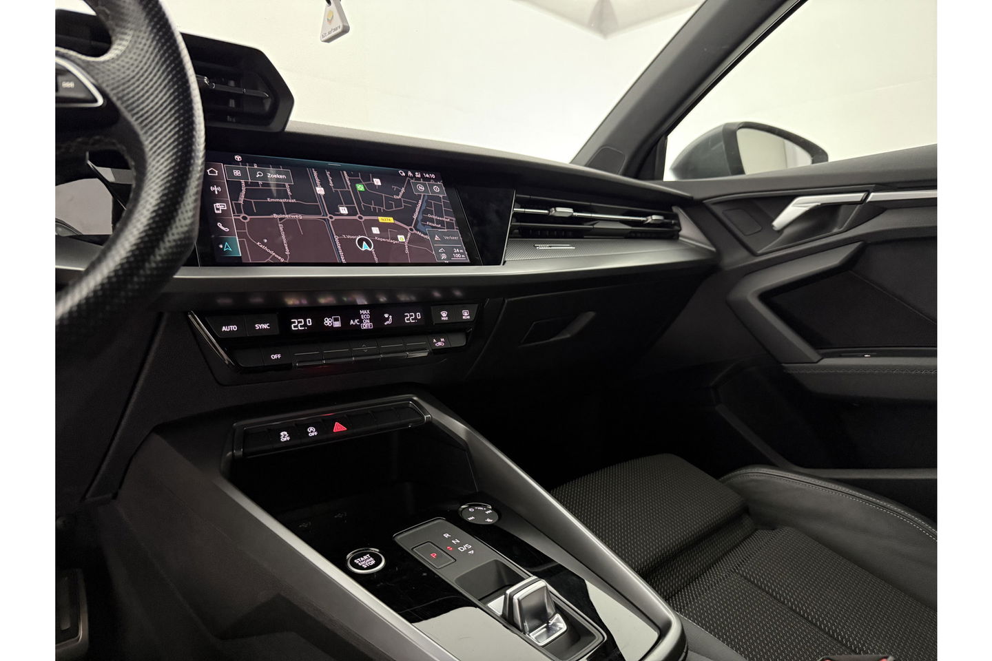 Audi A3 30 TFSI S-Line | LED | Virtual Cockpit | Carplay | Cruisecontrol | Navigatie | Parkeersens. | 18''LMV