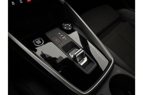 Audi A3 30 TFSI S-Line | LED | Virtual Cockpit | Carplay | Cruisecontrol | Navigatie | Parkeersens. | 18''LMV
