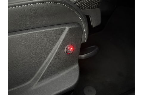 Audi A3 30 TFSI S-Line | LED | Virtual Cockpit | Carplay | Cruisecontrol | Navigatie | Parkeersens. | 18''LMV