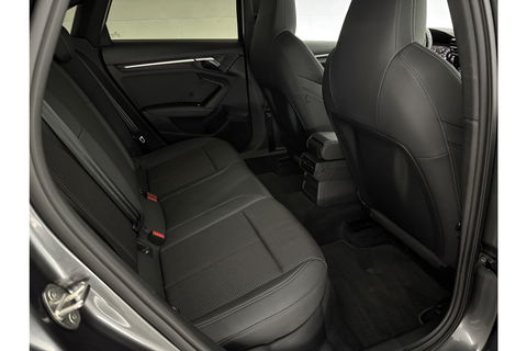 Audi A3 30 TFSI S-Line | LED | Virtual Cockpit | Carplay | Cruisecontrol | Navigatie | Parkeersens. | 18''LMV