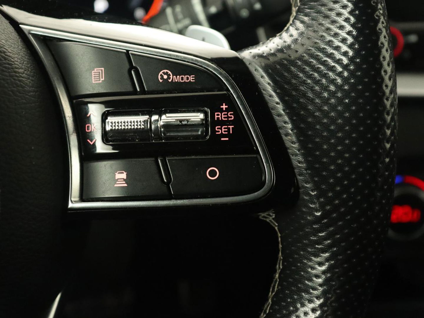 Kia ProCeed 1.5 T-GDI GT-Line | Panoramadak | Trekhaak | Stoel & stuurverwarming | Leder/Alcantara | Adaptive cruise | Carplay | Navigatie | Camera | Keyless | Digital Cockpit