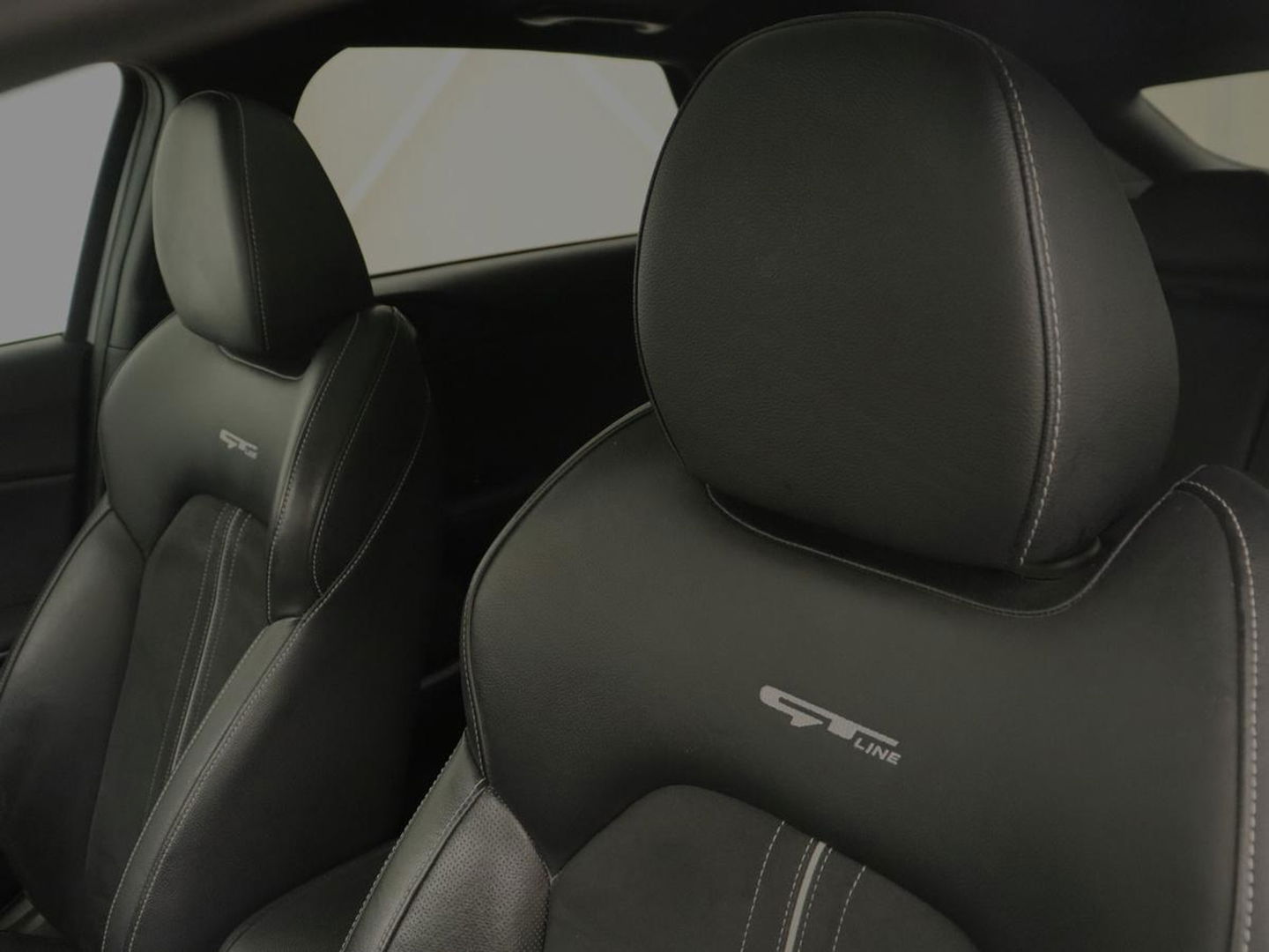 Kia ProCeed 1.5 T-GDI GT-Line | Panoramadak | Trekhaak | Stoel & stuurverwarming | Leder/Alcantara | Adaptive cruise | Carplay | Navigatie | Camera | Keyless | Digital Cockpit