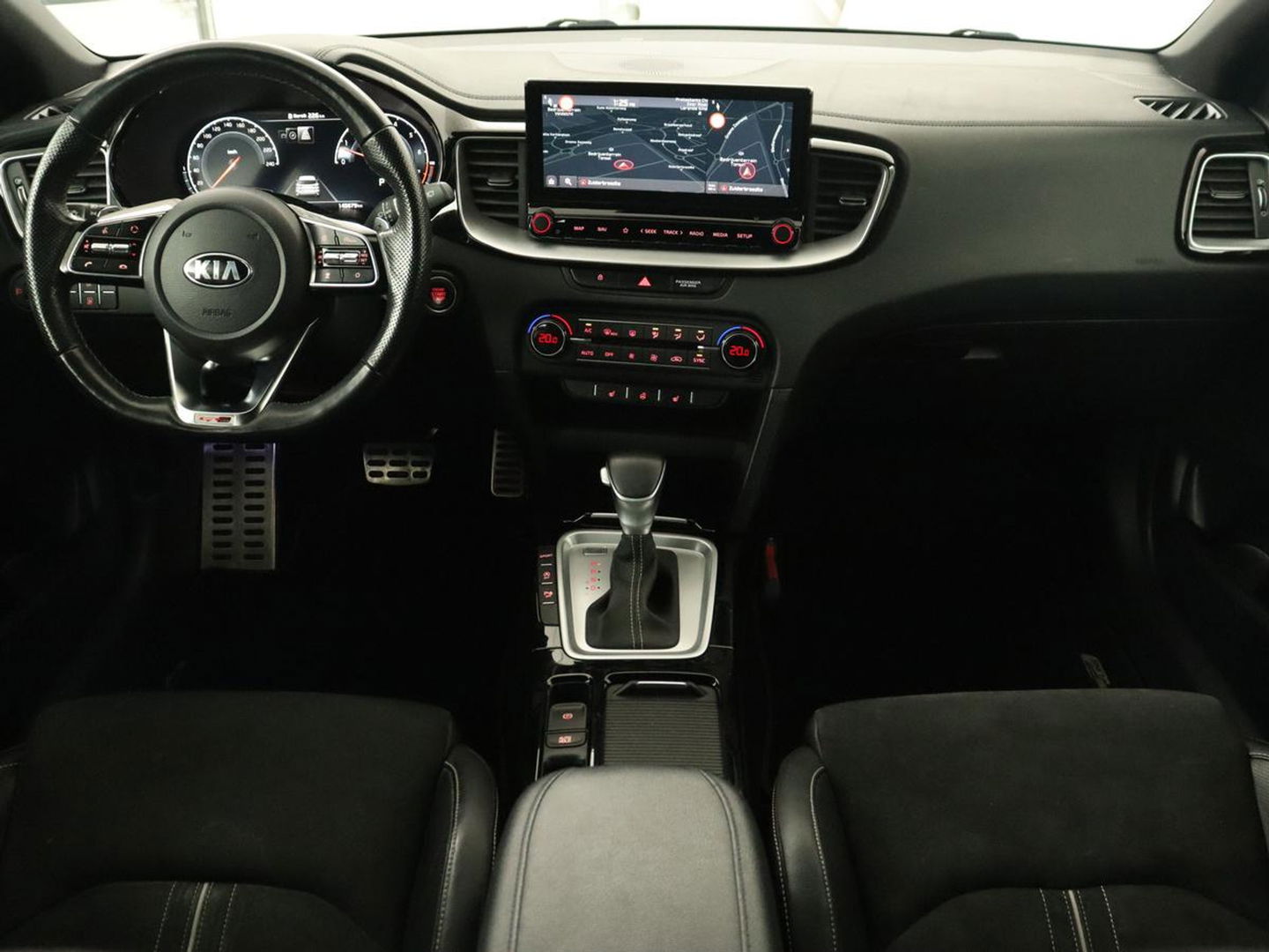 Kia ProCeed 1.5 T-GDI GT-Line | Panoramadak | Trekhaak | Stoel & stuurverwarming | Leder/Alcantara | Adaptive cruise | Carplay | Navigatie | Camera | Keyless | Digital Cockpit
