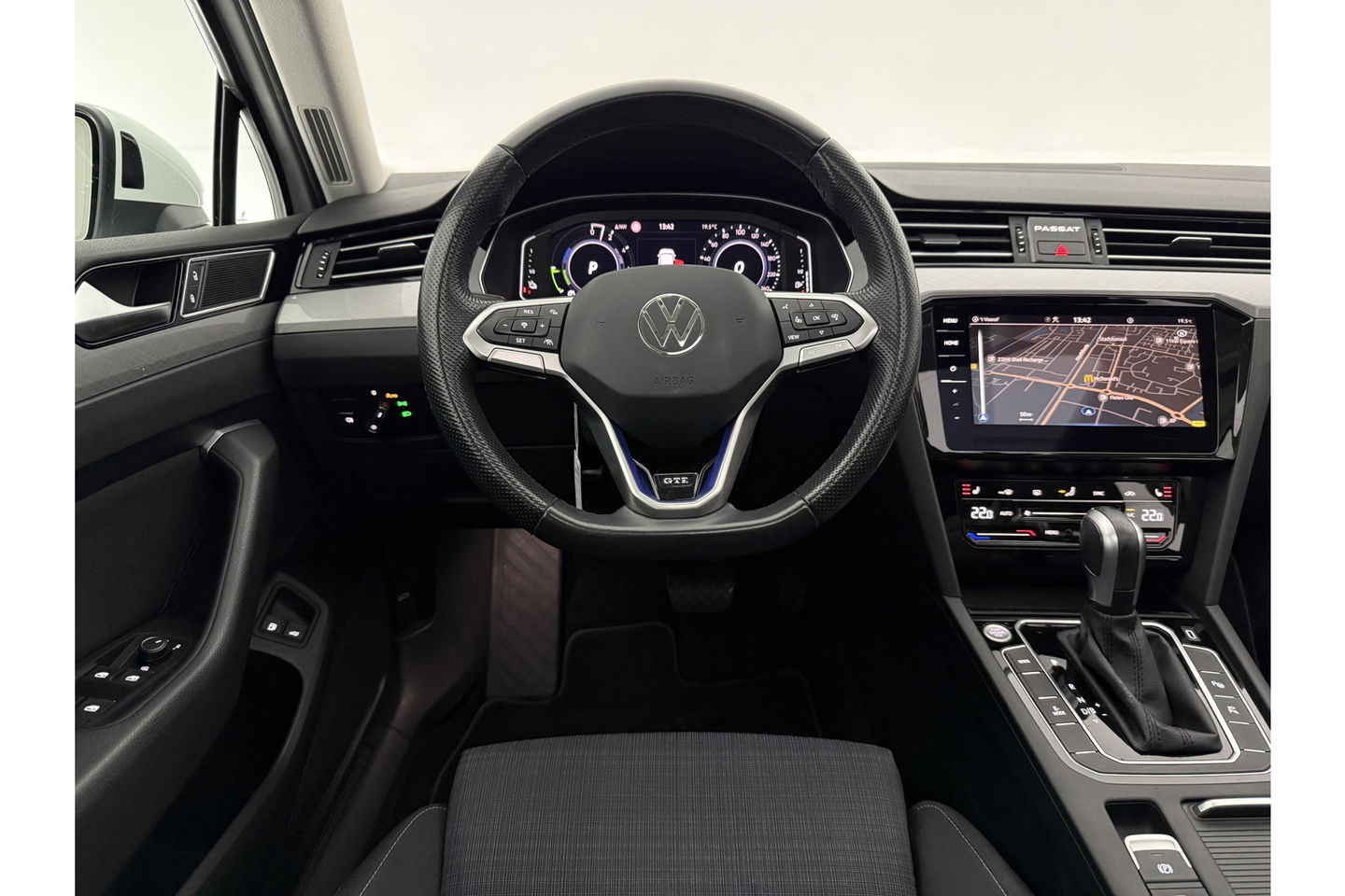 Volkswagen Passat 1.4 TSI 218PK GTE | Panoramadak | 360° | Virtual Cockpit | LED | Adaptive Cruise | Carplay | 19"LMV