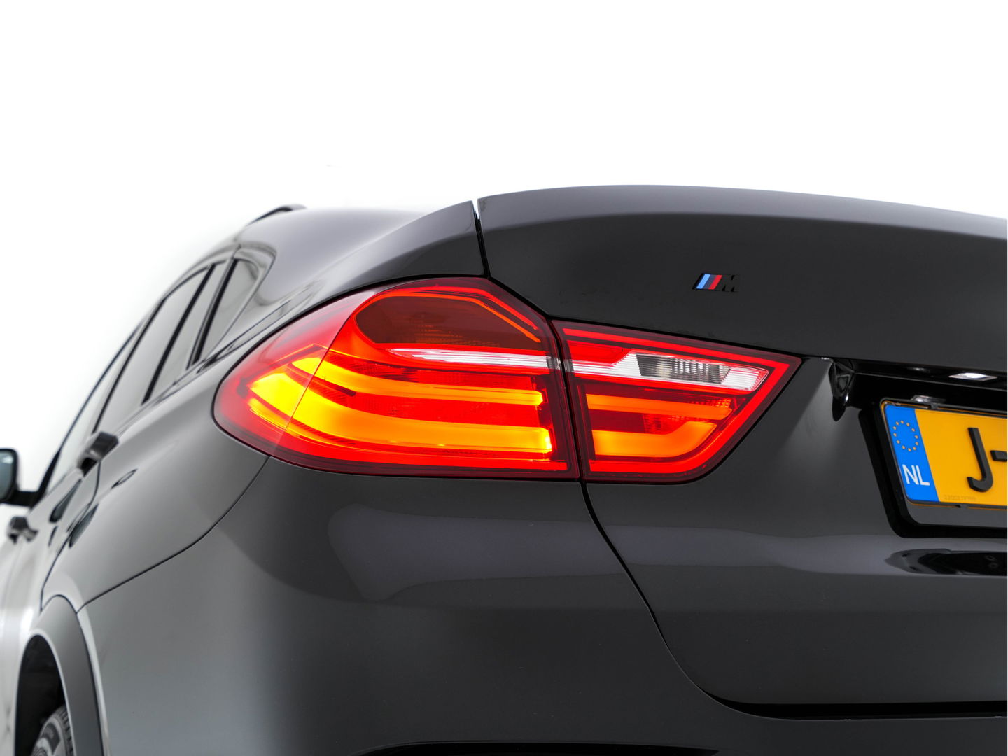BMW X4 xDrive35d Centennial High Executive M-Sportpack Aut. *PANO | HEAD-UP | LEATHER-FABRIC | FULL-LED | ADAPTIVE-CRUISE | MEMORY-PACK | CAMERA | NAVI-FULLMAP | HEATED-SPORTSEATS | TOWBAR | PRIVACY-GLASS | SHIFT-PADDLES | 20''ALU*