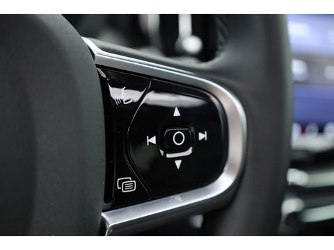 Volvo XC60 2.0 T8 Plug-in hybrid AWD Ultra Dark | Bowers & Wilkins | Massage | Trekhaak | Head-up | 360 camera |