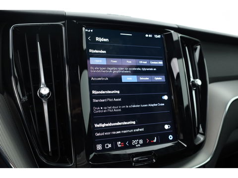 Volvo XC60 2.0 T8 Plug-in hybrid AWD Ultra Dark | Bowers & Wilkins | Massage | Trekhaak | Head-up | 360 camera |
