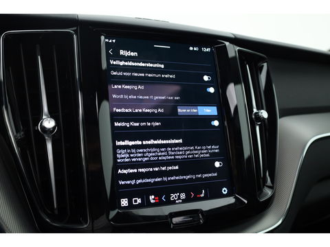 Volvo XC60 2.0 T8 Plug-in hybrid AWD Ultra Dark | Bowers & Wilkins | Massage | Trekhaak | Head-up | 360 camera |