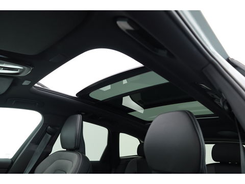 Volvo XC60 2.0 T8 Plug-in hybrid AWD Ultra Dark | Bowers & Wilkins | Massage | Trekhaak | Head-up | 360 camera |