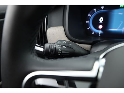 Volvo V90 T8 Recharge Ultra Dark | Luchtvering | Pano | HUD | Elek. Trekhaak | Harman Kardon | Memory seats
