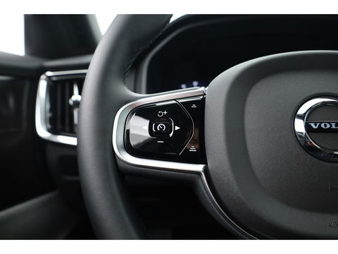 Volvo V90 T8 Recharge Ultra Dark | Luchtvering | Pano | HUD | Elek. Trekhaak | Harman Kardon | Memory seats
