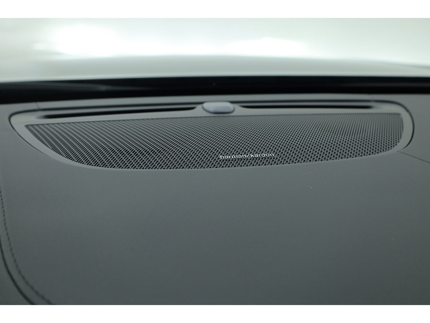 Volvo V90 T8 Recharge Ultra Dark | Luchtvering | Pano | HUD | Elek. Trekhaak | Harman Kardon | Memory seats
