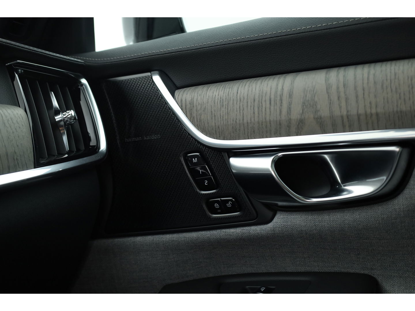 Volvo V90 T8 Recharge Ultra Dark | Luchtvering | Pano | HUD | Elek. Trekhaak | Harman Kardon | Memory seats