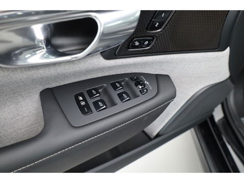 Volvo V90 T8 Recharge Ultra Dark | Luchtvering | Pano | HUD | Elek. Trekhaak | Harman Kardon | Memory seats