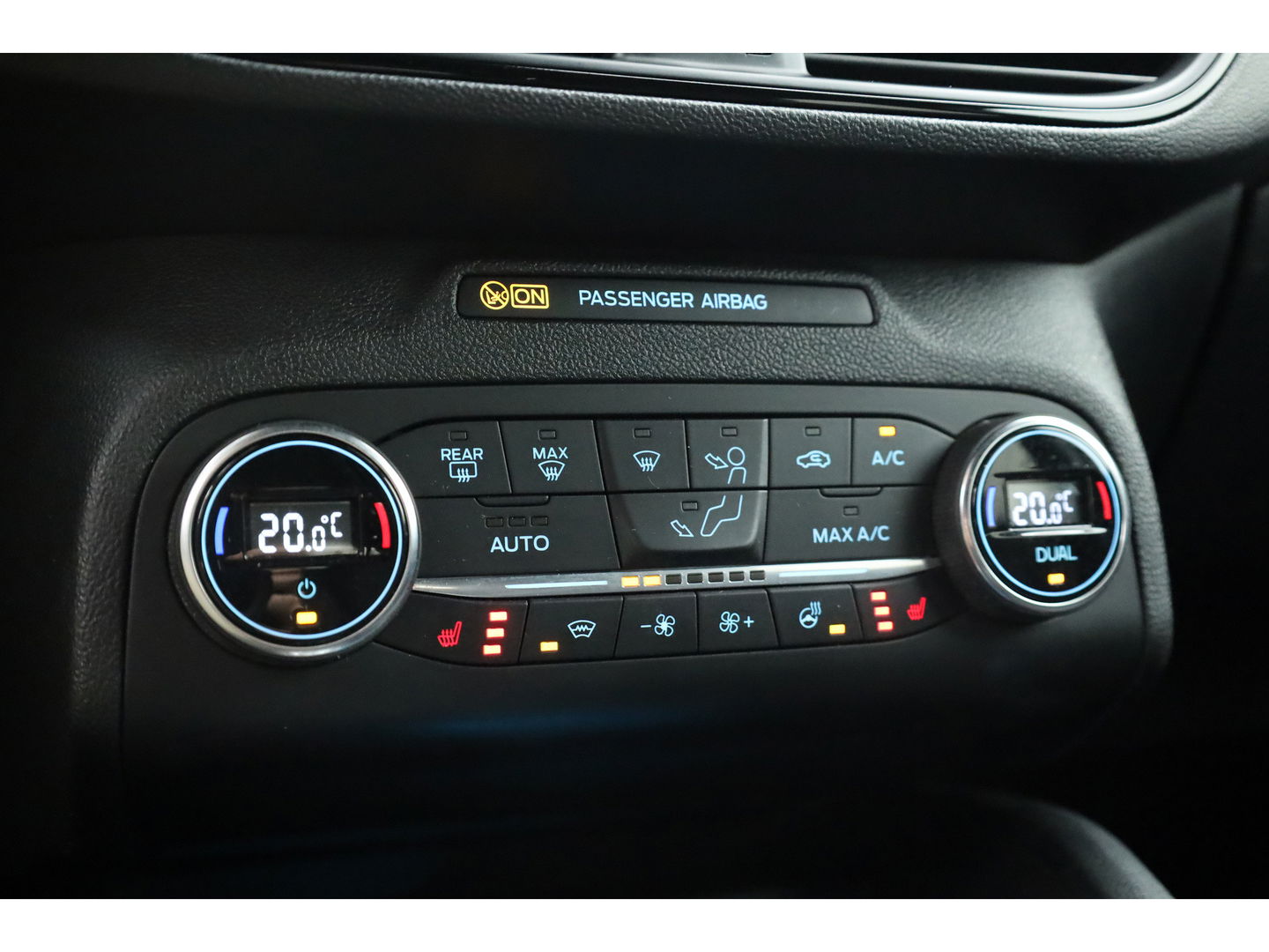 Ford FOCUS Wagon 1.0 EcoBoost ST Line | Navi | CarPlay | Stoel-stuurverw. | Camera | 17''