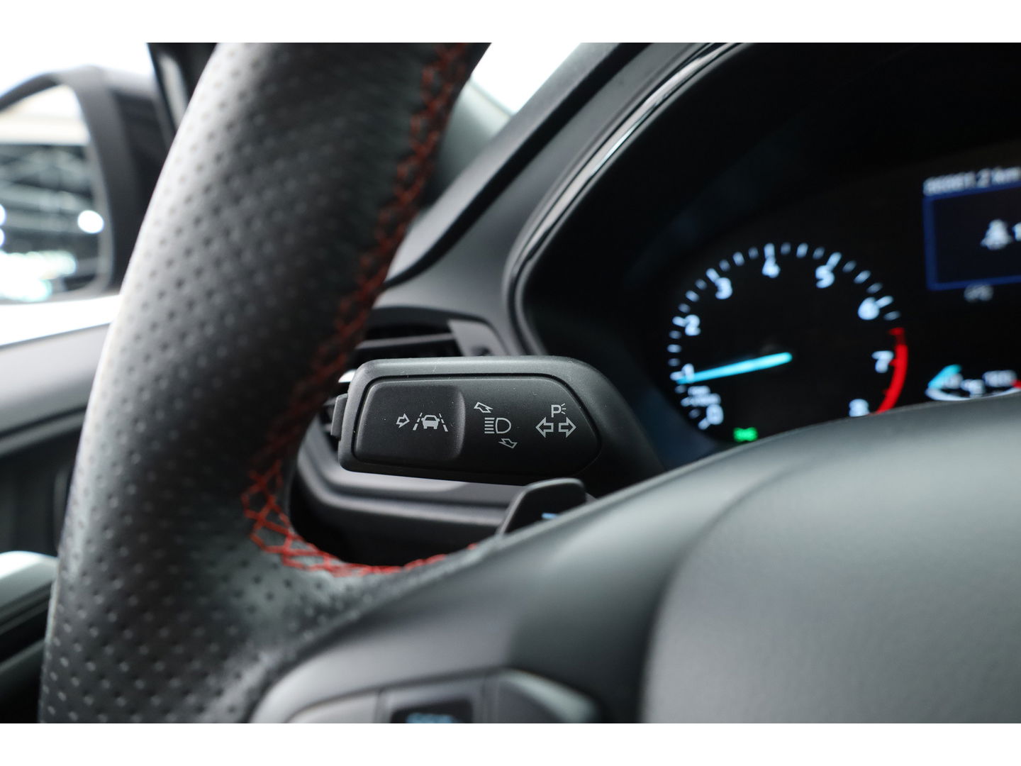 Ford FOCUS Wagon 1.0 EcoBoost ST Line | Navi | CarPlay | Stoel-stuurverw. | Camera | 17''
