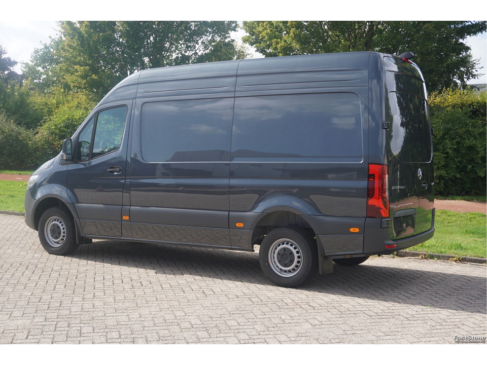 Mercedes-Benz Sprinter 317CDI Pro L2H2 BPM VRIJ!! 10.25" Mbux Cam, Gev. Stoel, 3.5T Trekgewicht, LED!! NR. A529*