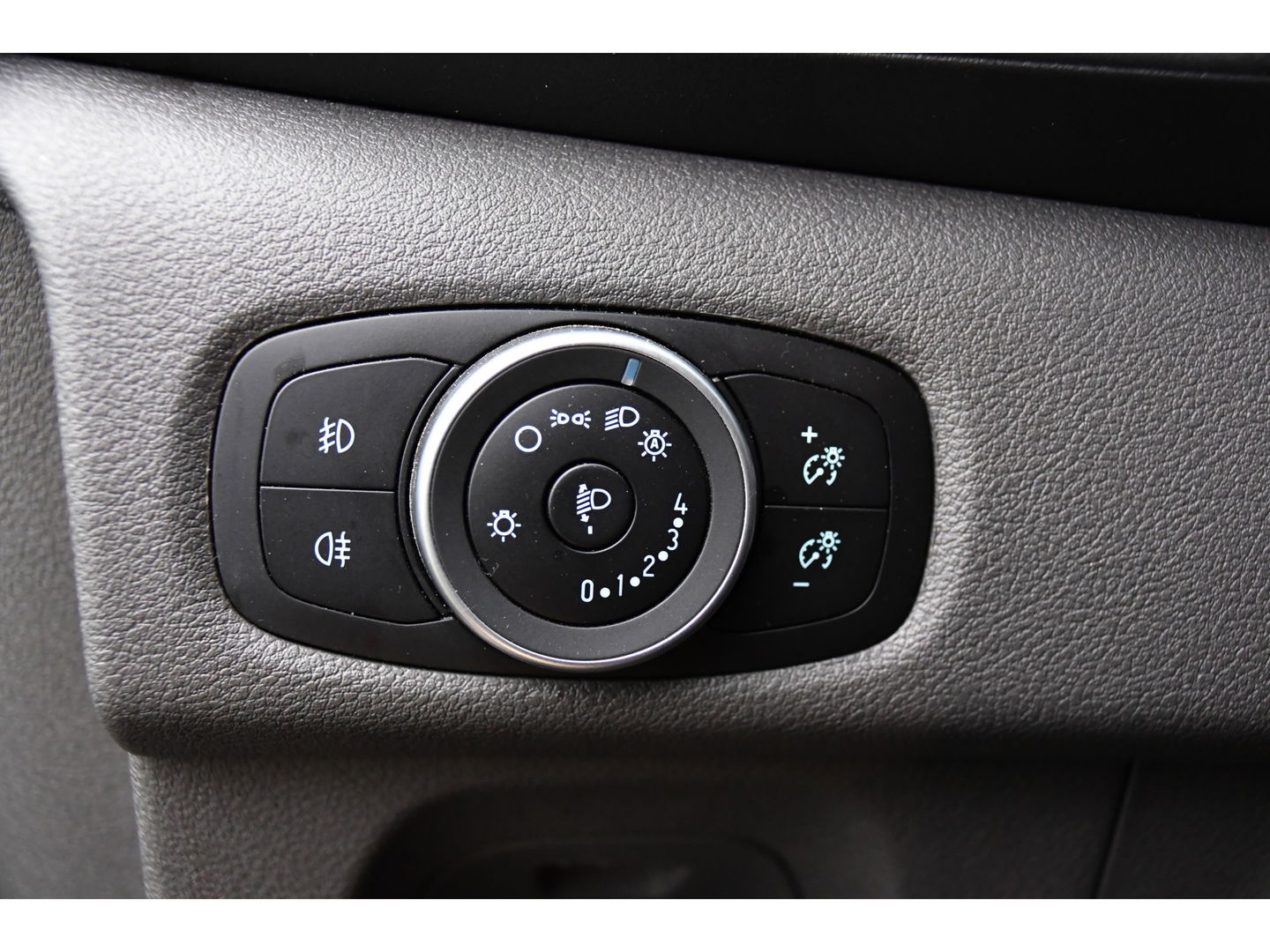 Ford Transit Custom 300 2.0 TDCI L2H1 Black Edition DC Limited Camera, Cruise, Carplay, Automaat, LED, Multimedia, Sensoren, 170PK, UNIEK!