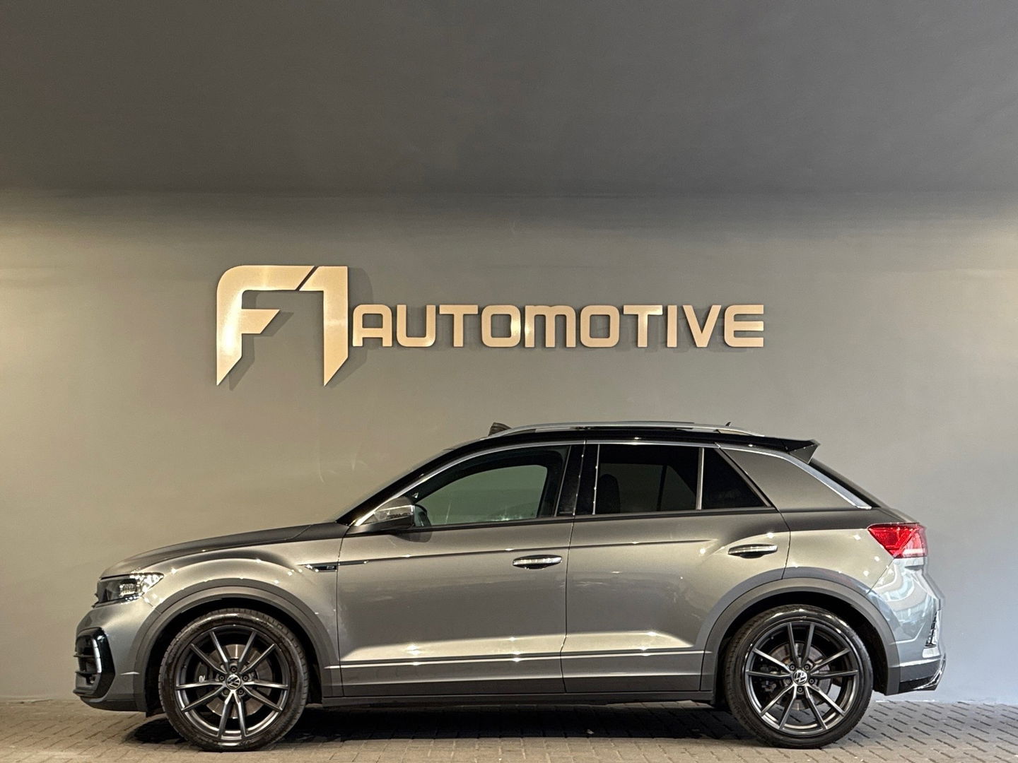 Volkswagen T-Roc 2.0 TSI 4Motion R Pano|Akra|Beats|Keyless
