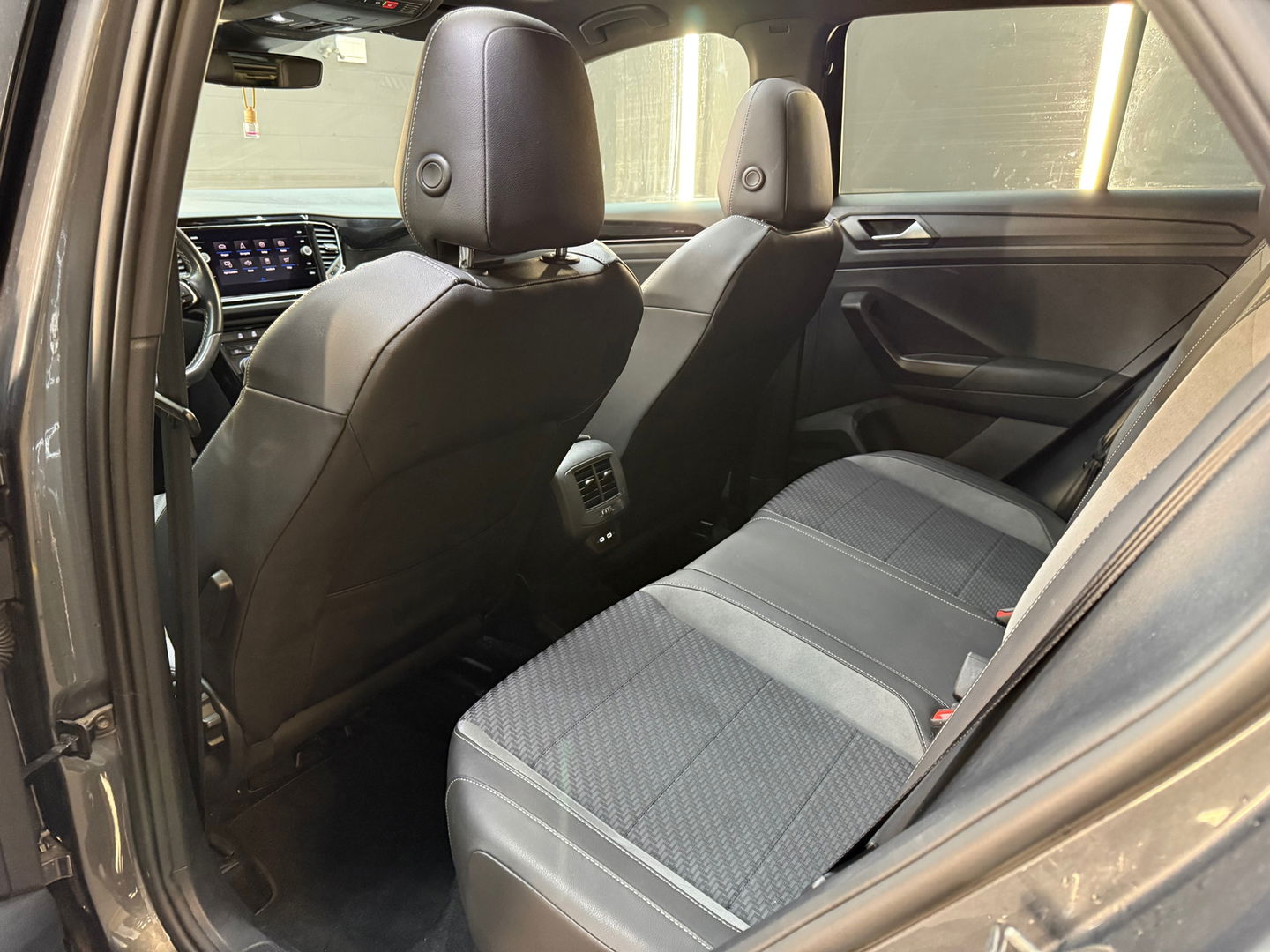 Volkswagen T-Roc 2.0 TSI 4Motion R Pano|Akra|Beats|Keyless