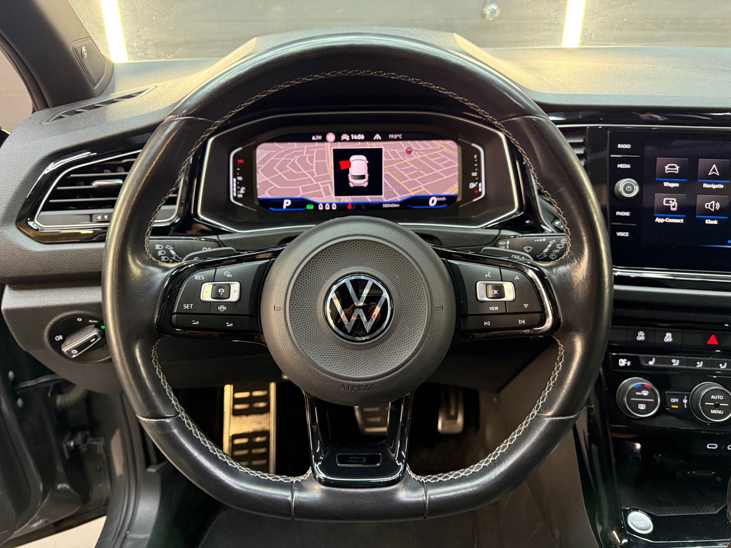 Volkswagen T-Roc 2.0 TSI 4Motion R Pano|Akra|Beats|Keyless