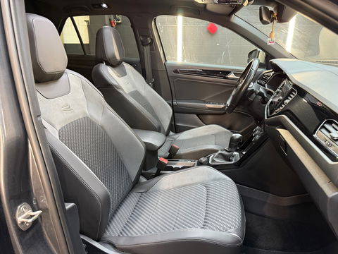 Volkswagen T-Roc 2.0 TSI 4Motion R Pano|Akra|Beats|Keyless
