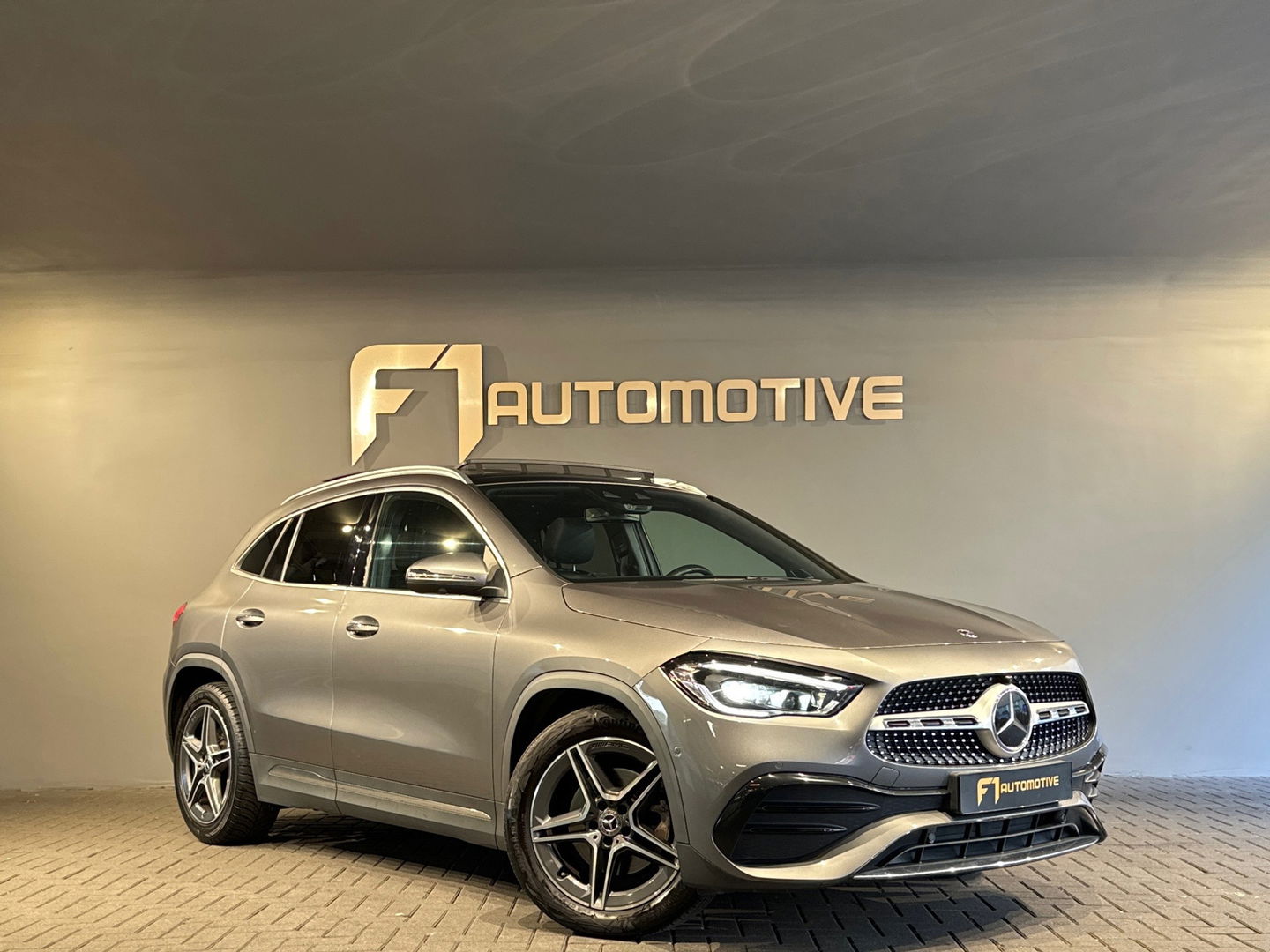 Mercedes-Benz GLA 220 d AMG Pano|Memory|Leer|Burmester