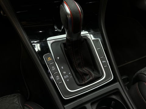 Volkswagen Golf 2.0 TSI GTI Performance Pano|Dyna|DCC|Camera