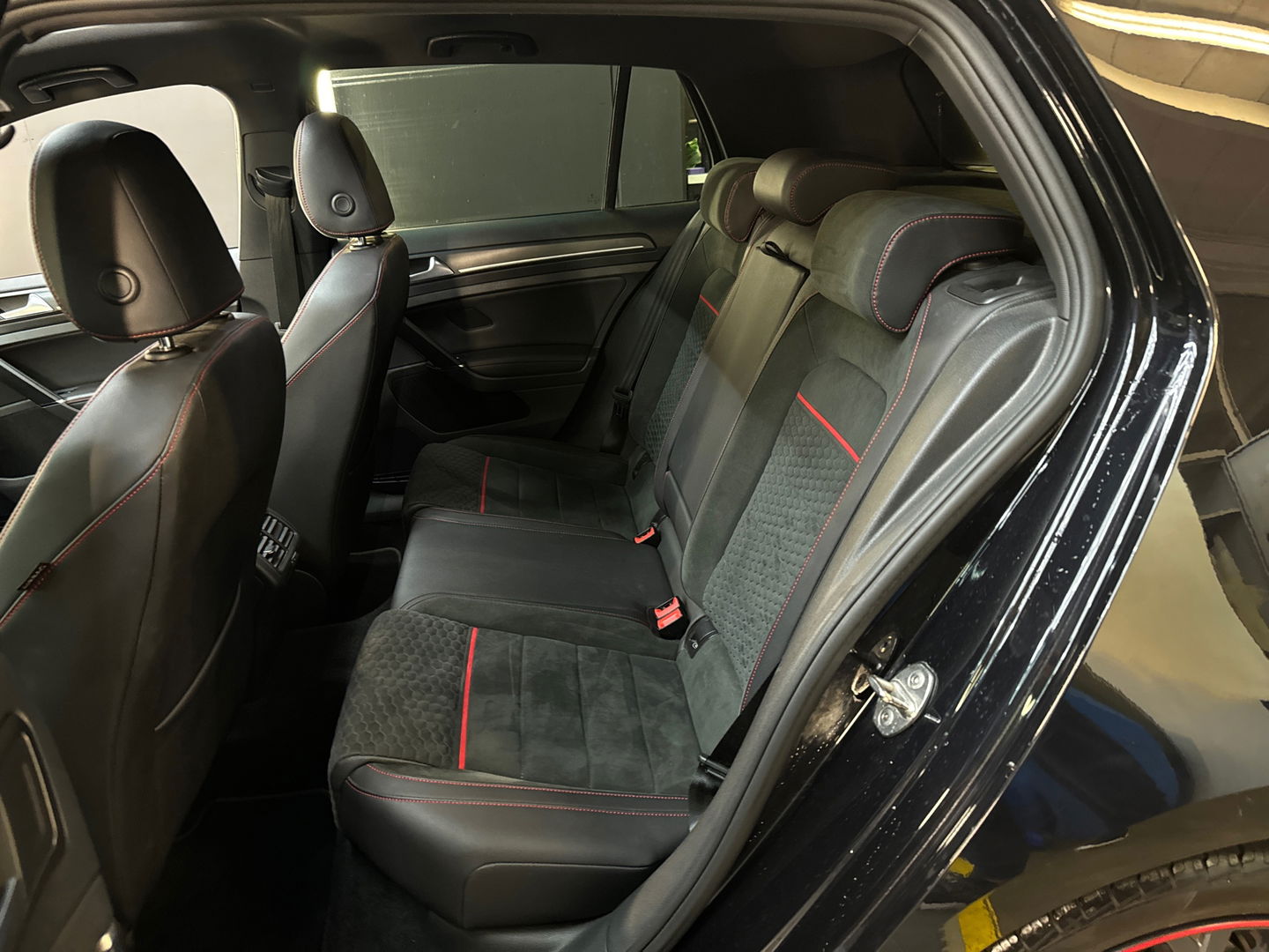 Volkswagen Golf 2.0 TSI GTI Performance Pano|Dyna|DCC|Camera