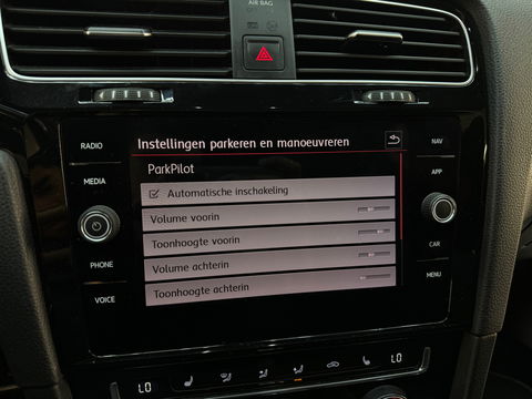 Volkswagen Golf 2.0 TSI GTI Performance Pano|Dyna|DCC|Camera