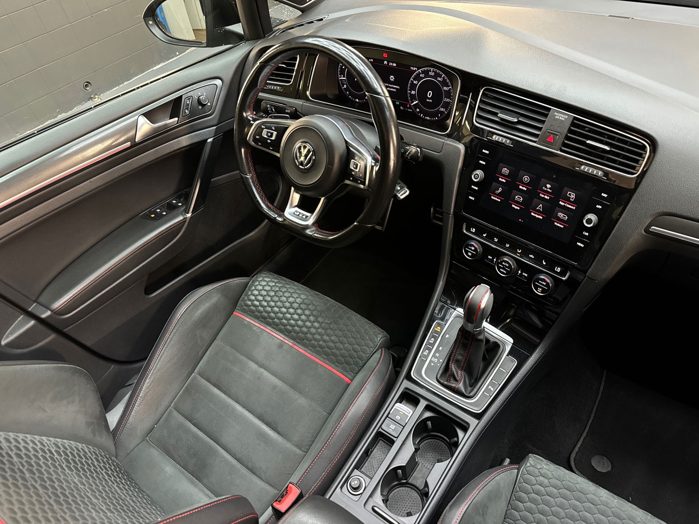 Volkswagen Golf 2.0 TSI GTI Performance Pano|Dyna|DCC|Camera