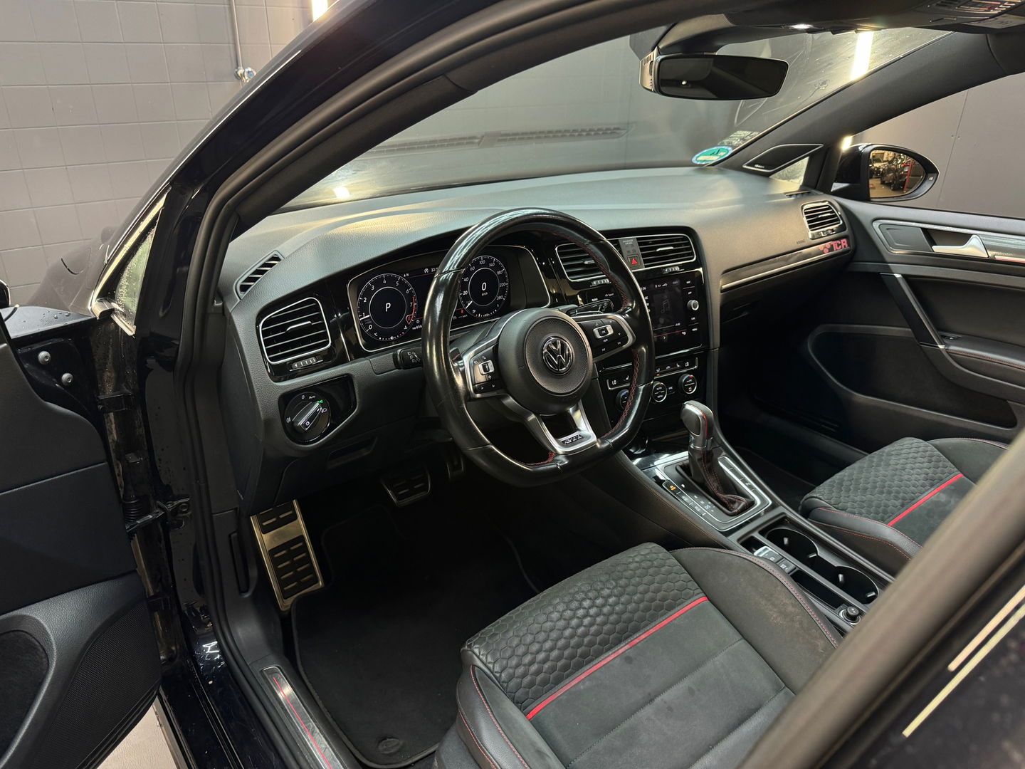 Volkswagen Golf 2.0 TSI GTI Performance Pano|Dyna|DCC|Camera