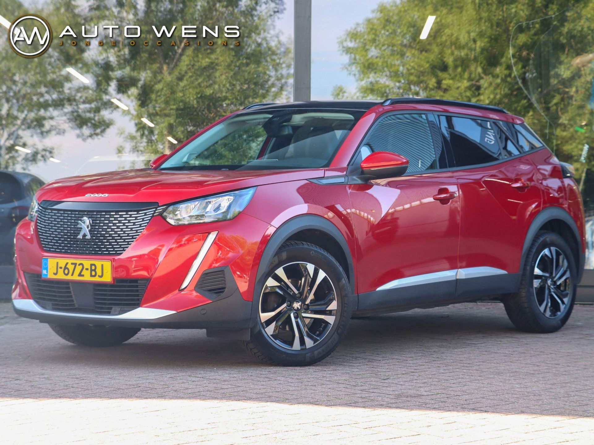 Peugeot 2008 1.2 PureTech Allure 130PK | Panodak | Keyless | Trekhaak