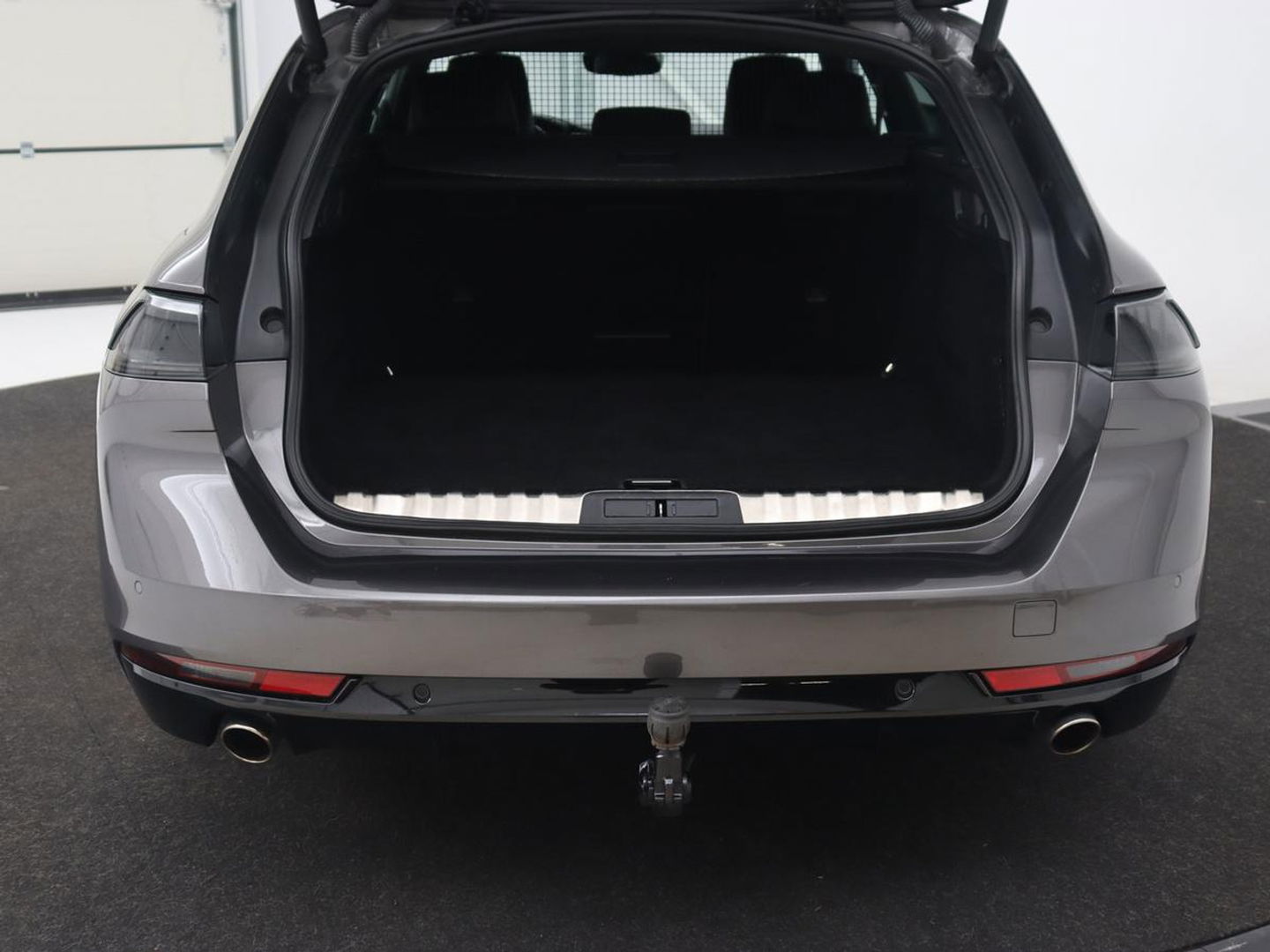 Peugeot 508 1.6 HYbrid 225 GT | Trekhaak | Stoelverwarming | Adaptive cruise | Carplay | Sfeerverlichting | Half leder | Navigatie | Camera | Keyess | PHEV | Plug In