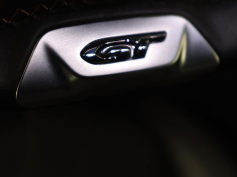 Peugeot 508 1.6 HYbrid 225 GT | Trekhaak | Stoelverwarming | Adaptive cruise | Carplay | Sfeerverlichting | Half leder | Navigatie | Camera | Keyess | PHEV | Plug In