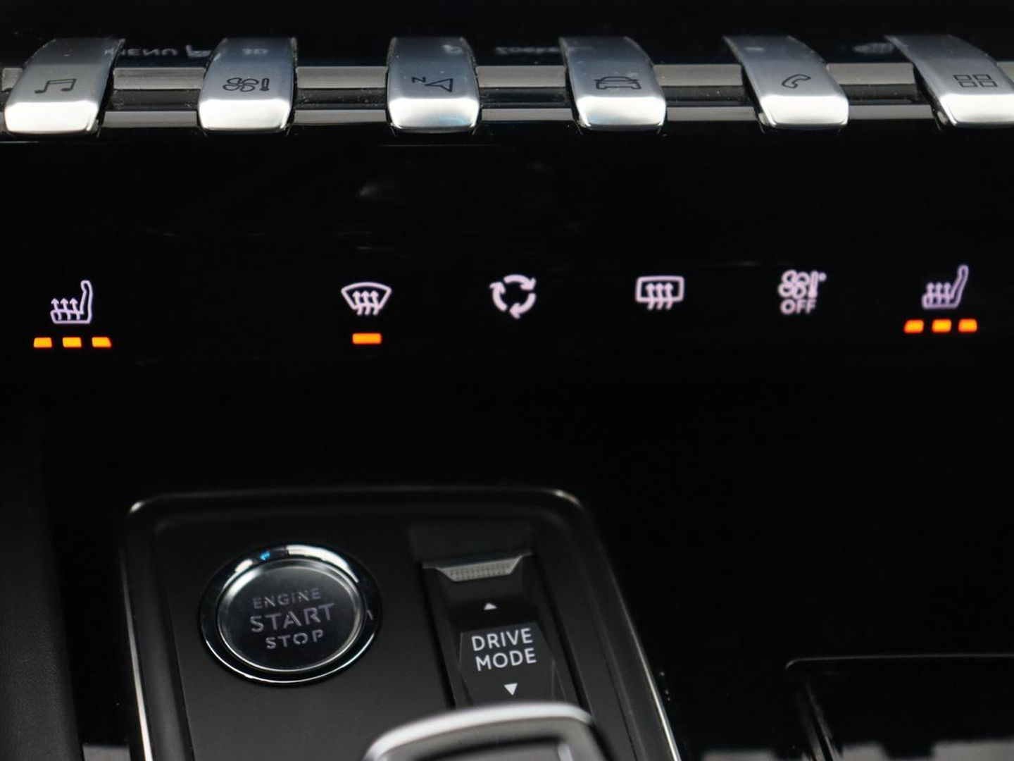 Peugeot 508 1.6 HYbrid 225 GT | Trekhaak | Stoelverwarming | Adaptive cruise | Carplay | Sfeerverlichting | Half leder | Navigatie | Camera | Keyess | PHEV | Plug In