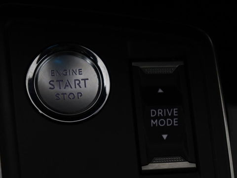 Peugeot 508 1.6 HYbrid 225 GT | Trekhaak | Stoelverwarming | Adaptive cruise | Carplay | Sfeerverlichting | Half leder | Navigatie | Camera | Keyess | PHEV | Plug In