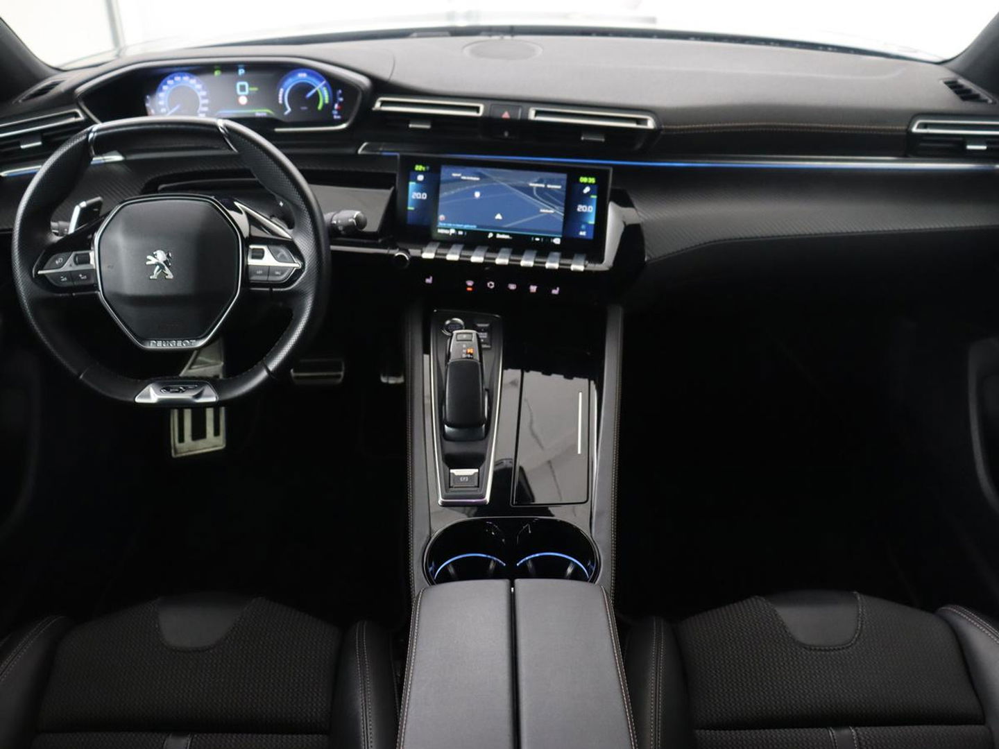 Peugeot 508 1.6 HYbrid 225 GT | Trekhaak | Stoelverwarming | Adaptive cruise | Carplay | Sfeerverlichting | Half leder | Navigatie | Camera | Keyess | PHEV | Plug In