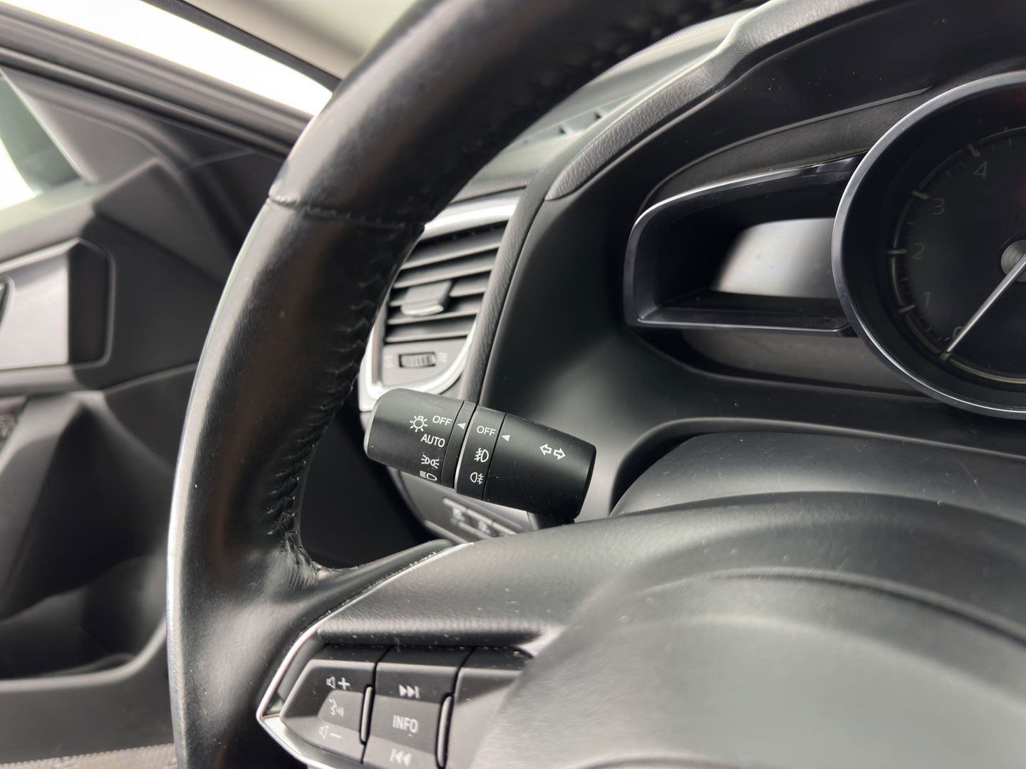 Mazda 3 2.0 SkyActiv-G 120 GT-M (INCL-BTW) *LUXURY-LEATHER | FULL-LED | ADAPTIVE-CRUISE | BLIND-SPOT |  BOSE-SOUND | CAMERA | KEYLESS | DAB+ | HEATED-SPORTSEATS | NAVI-FULLMAP | HEAD-UP | PRIVACY-GLASS | LANE-ASSIST | 18''A