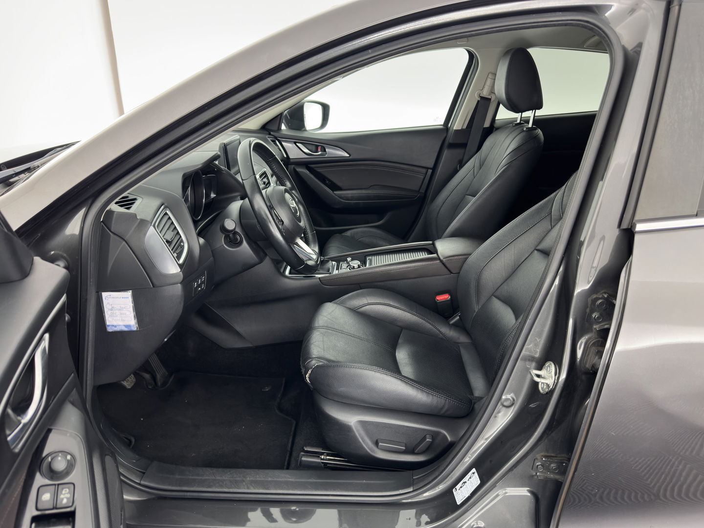 Mazda 3 2.0 SkyActiv-G 120 GT-M (INCL-BTW) *LUXURY-LEATHER | FULL-LED | ADAPTIVE-CRUISE | BLIND-SPOT |  BOSE-SOUND | CAMERA | KEYLESS | DAB+ | HEATED-SPORTSEATS | NAVI-FULLMAP | HEAD-UP | PRIVACY-GLASS | LANE-ASSIST | 18''A