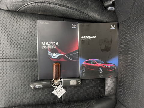 Mazda 3 2.0 SkyActiv-G 120 GT-M (INCL-BTW) *LUXURY-LEATHER | FULL-LED | ADAPTIVE-CRUISE | BLIND-SPOT |  BOSE-SOUND | CAMERA | KEYLESS | DAB+ | HEATED-SPORTSEATS | NAVI-FULLMAP | HEAD-UP | PRIVACY-GLASS | LANE-ASSIST | 18''A