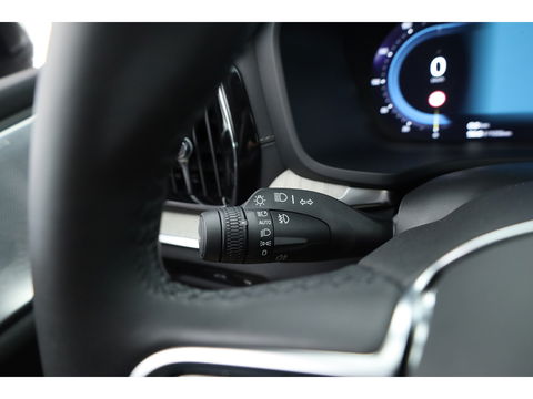 Volvo S60 T8 Recharge Ultimate Dark | B&W | Pano | Massage | Stoelventi. | HUD | Memory seats | Pilot Assist