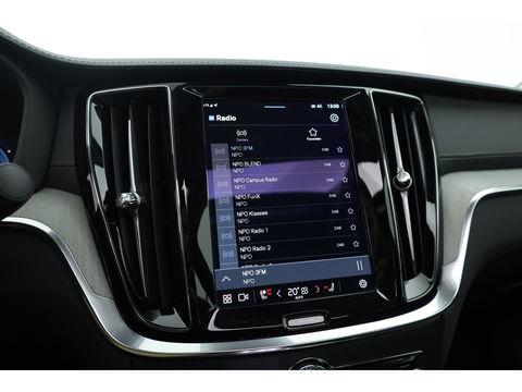 Volvo S60 T8 Recharge Ultimate Dark | B&W | Pano | Massage | Stoelventi. | HUD | Memory seats | Pilot Assist
