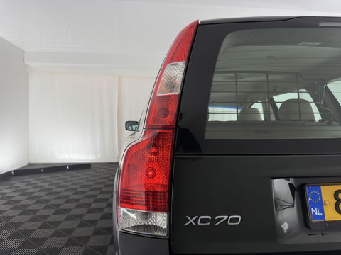 Volvo XC70 2.4D Summum AWD Aut. *LUXURY-LEATHER | ECC | HEATED-COMFORTSEATS | CRUISE | NAVIGATION | TOWBAR | 16''ALU *