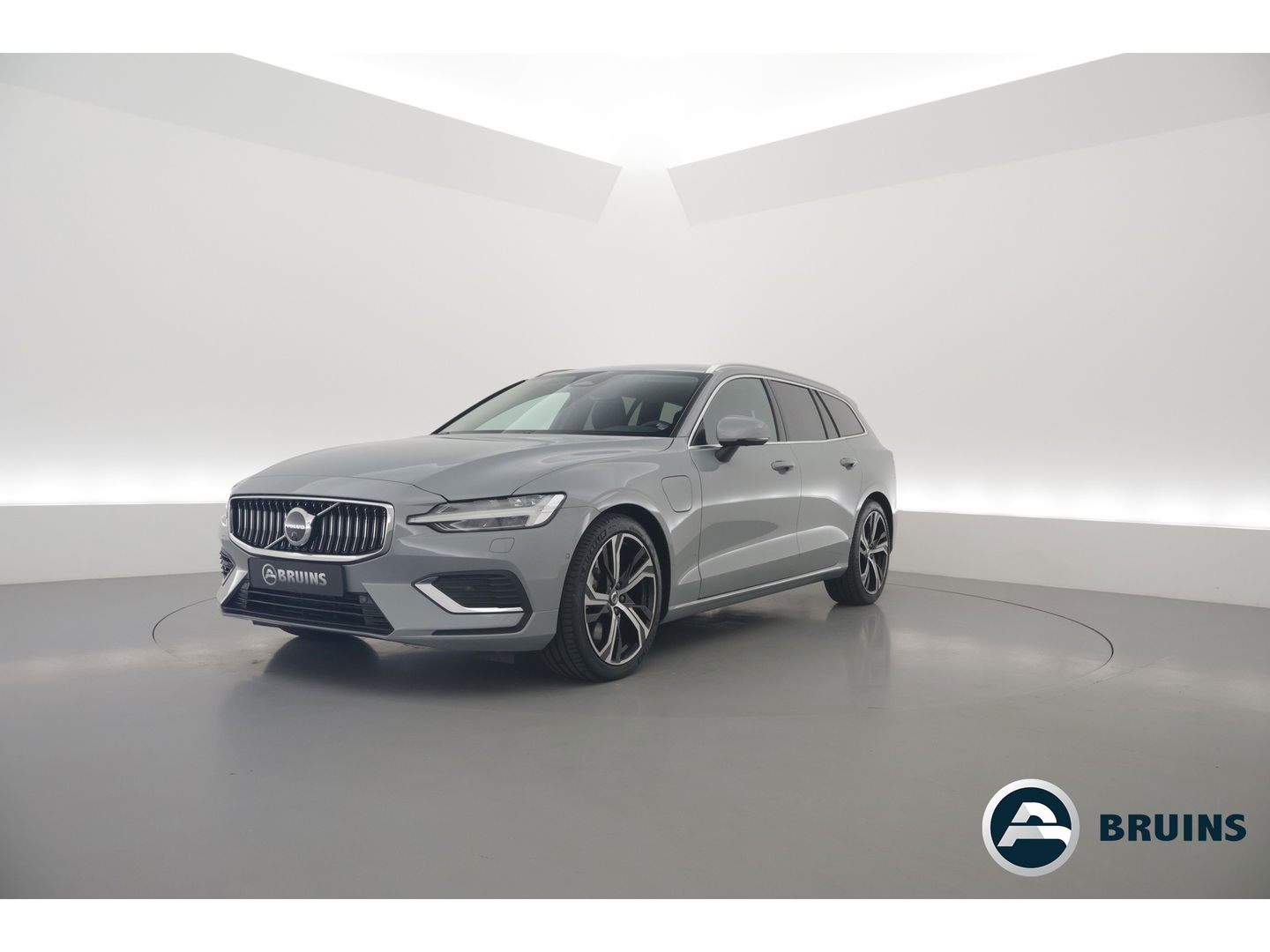 Volvo V60 T6 Recharge Plus Bright | Trekhaak | 360 camera | 4x stoel- + stuurverw. | H&K |