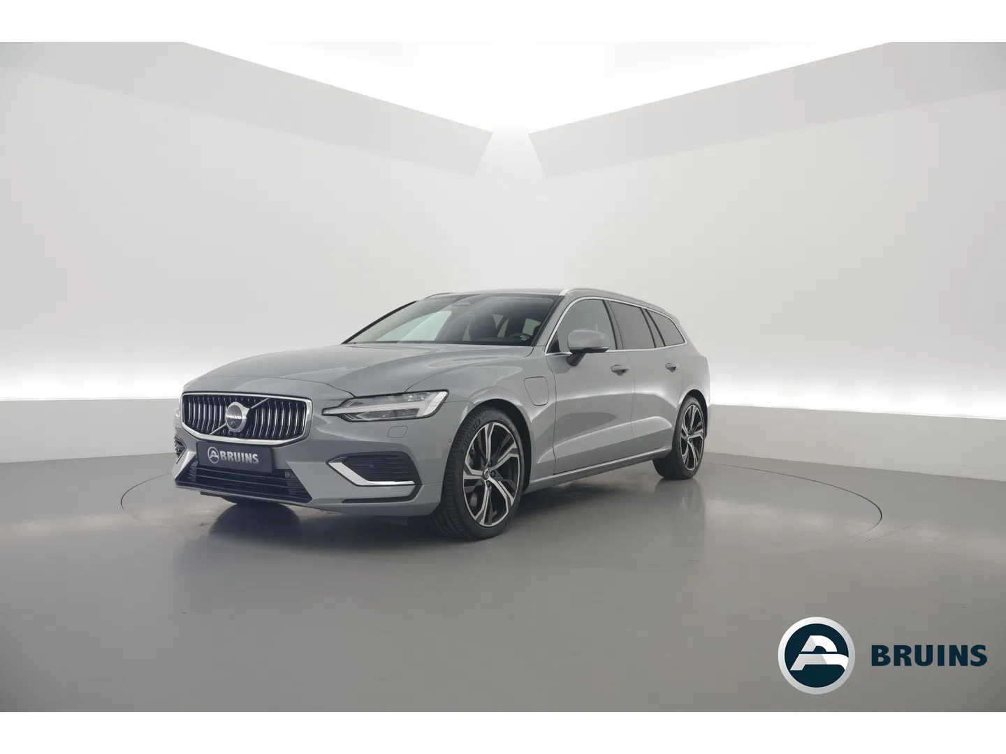 Volvo V60 T6 Recharge Plus Bright | Trekhaak | 360 camera | 4x stoel- + stuurverw. | H&K |