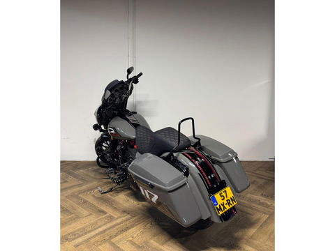 Harley Davidson Tour 117 FLHXSE Street Glide CVO